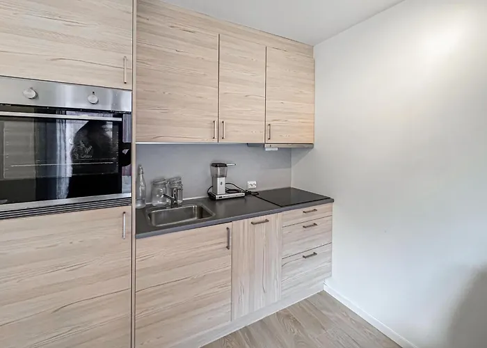 2 Bedroom Stunning In *