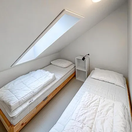 Apartment 2 Bedroom Stunning In
