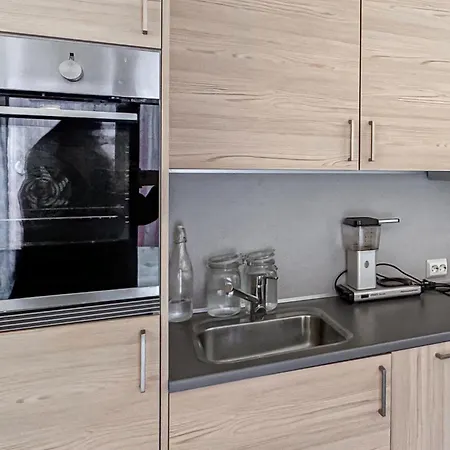 Apartment 2 Bedroom Stunning In *